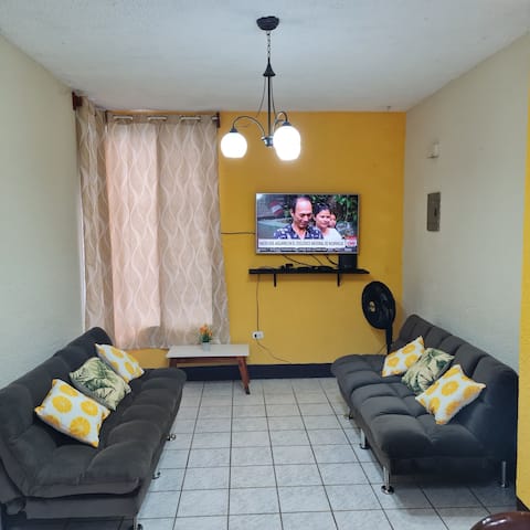 Centrally located house 100 meters from hospitals and shops