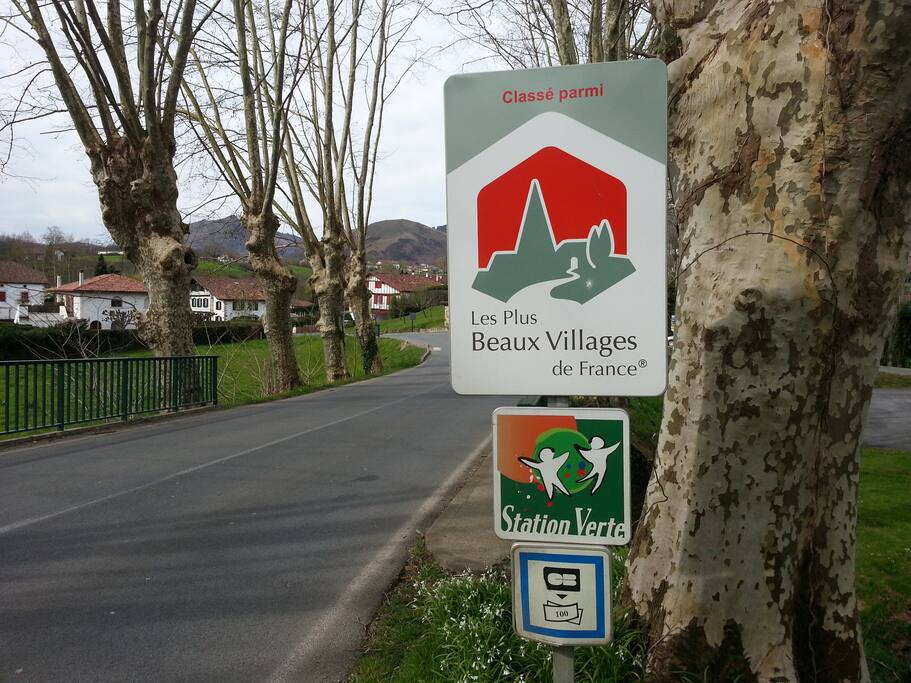 Entrée du village en venant de St Pee sur Nivelle