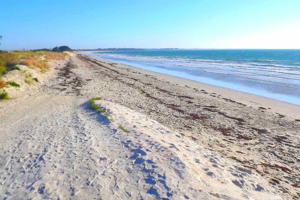 La plage à 800m