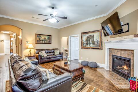 Super Clean 5 BR Home*Great 4 Families*ADA Access