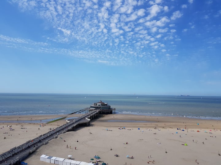 Top Floor Sea View Apartment (Bruges/B'berge) Apartments for Rent in