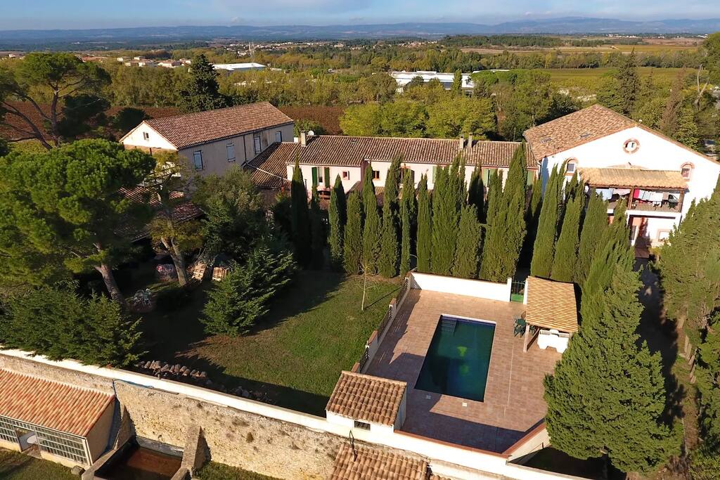 le domaine de Poulharies à 1 km de Carcassonne