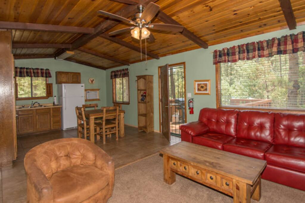 Whispering Pine Cabins "Roadrunner" - Whirlpool ...