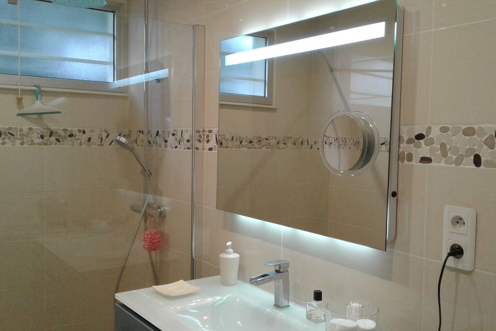 Douche spacieuse à l italienne