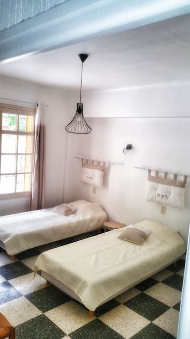 Chambre lits simple