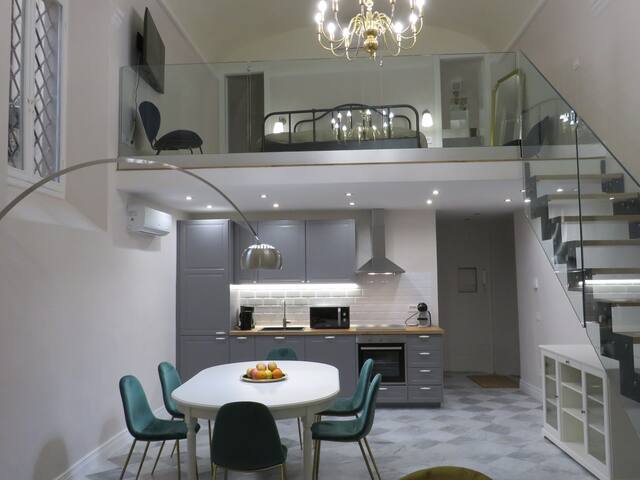 Frame House gallery image 2