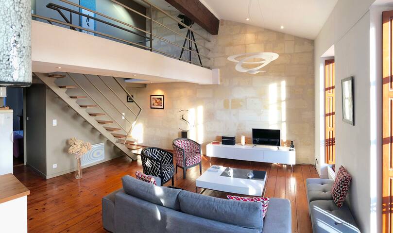 Lumineux Duplex 3ch au cœur historique de Bordeaux gallery image 2