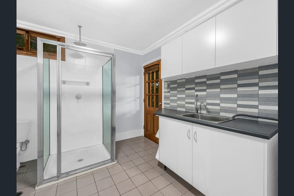 Shower, Toilet and Laundry