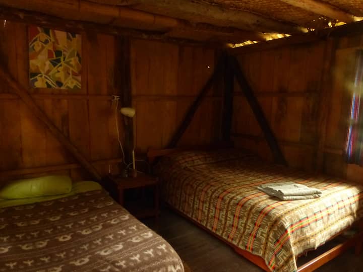 Dvokrevetna soba s bračnim krevet