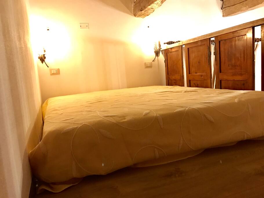 Letto matrimoniale in soppalco