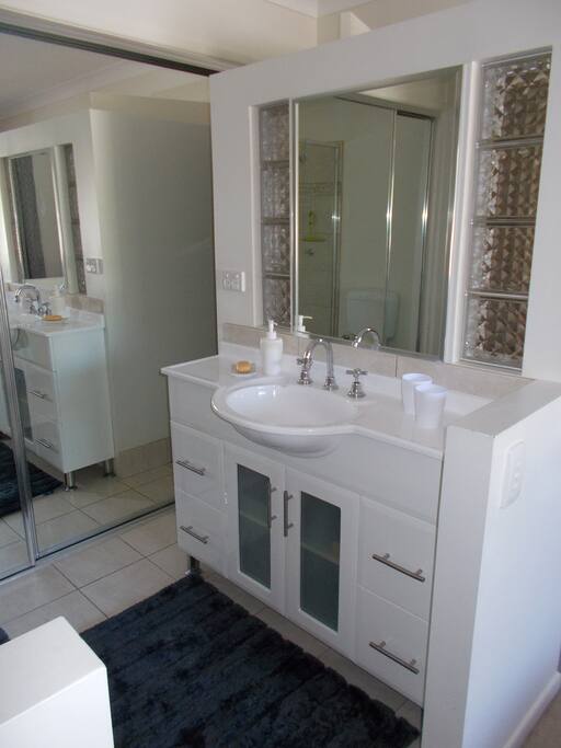 Bathroom Vanity
