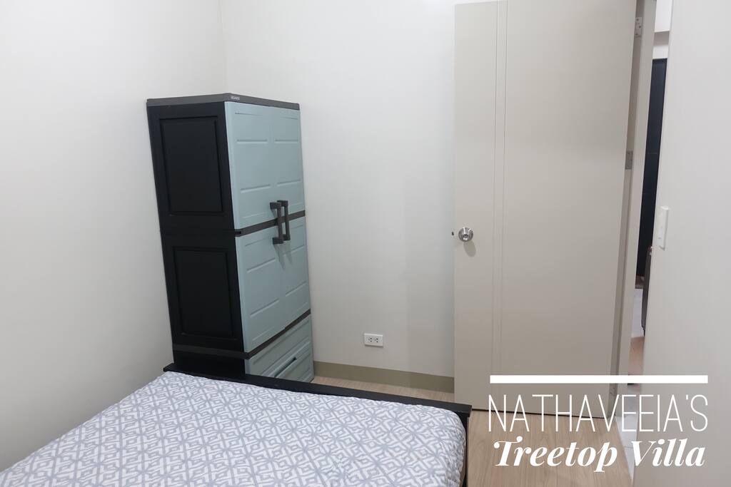 Wardrobe with 2 drawers. Bedroom 1