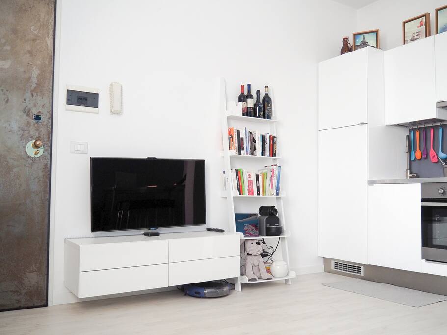 The Venice Flat - Living Room - Kitchen