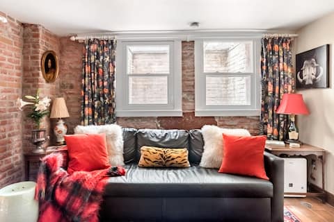 Top performing Airbnb: Admire the Eclectic Aesthetic at a Historic City Sanctuary in Cheesman Park