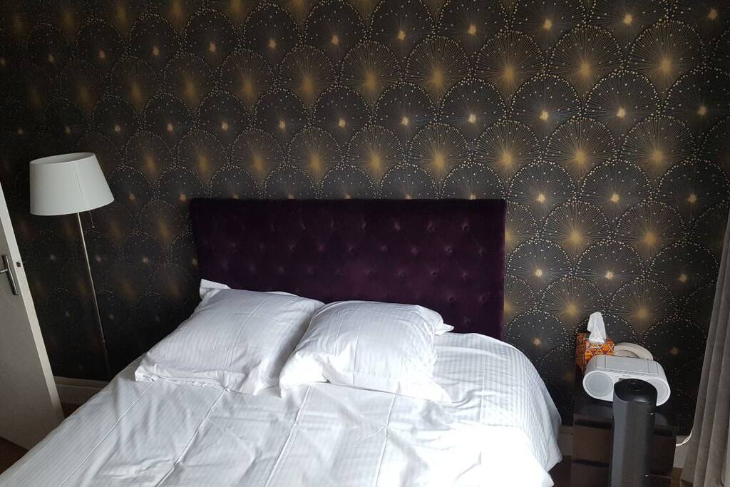 Chambre à coucher avec grand lit double "Queen Size" 160x200cm (literie entièrement renouvelée en 2017)