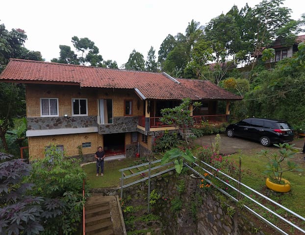Villa "Rumah Jiddah" in Cisarua Puncak - Vila untuk 