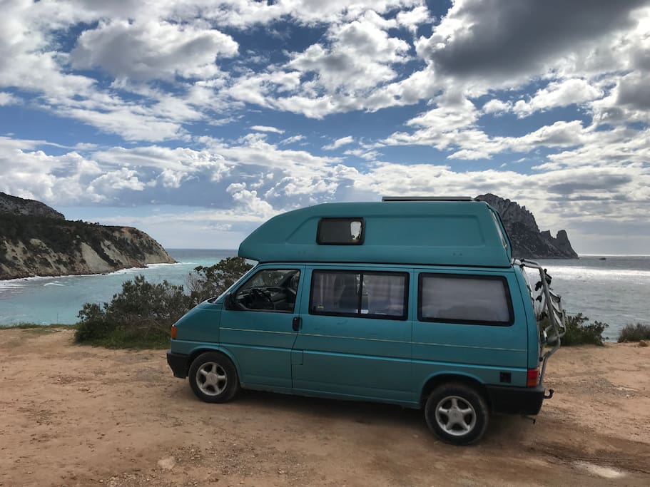Ibiza by Van gives you the opportunity to explore one of the most beautiful island from another perspective. Be in touch with Ibiza´s nature in every kilometer. Sleep in front of a Cala, wake up with the best sunrises and have dinner in a paradise beach just for you.
Be part of the explorers who have lived a new experience in this world famous destination by our vans, with all the comfort and our hospitality. Join Us!!!