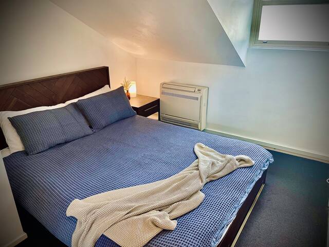 Spacious and Private Darlinghurst Retreat gallery image 5