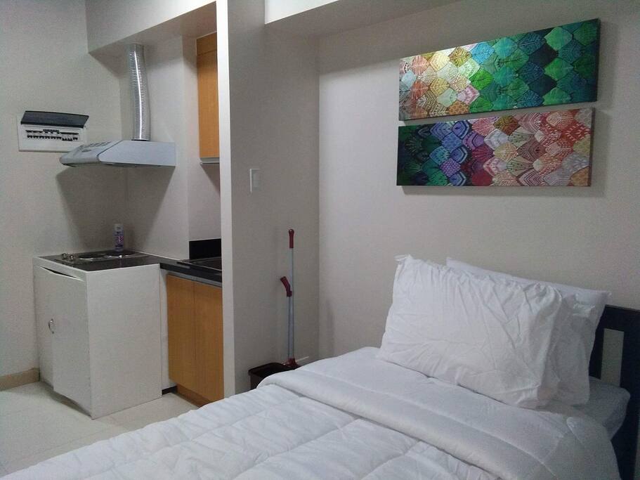 There is a pullout bed. Good for 2 people.