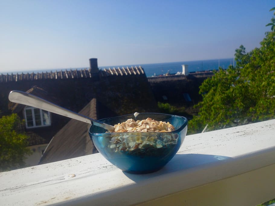 Breakfast with a seaview
