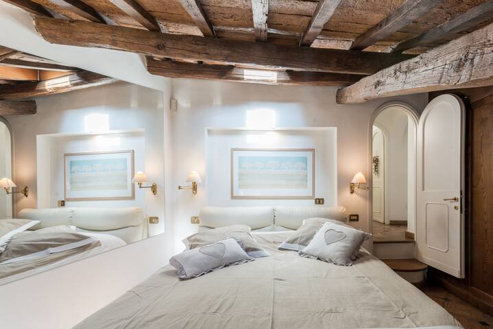 Campo de Fiori – Penthouse in the heart of Rome gallery image 2