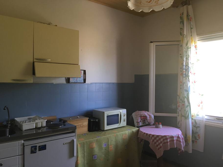 Kitchen overlooking the garden