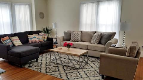 North Shore Spacious Accommodations 4beds / 2baths