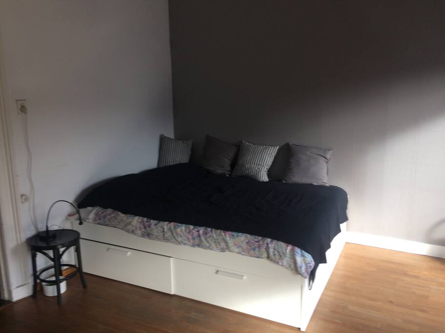 Bed room 1