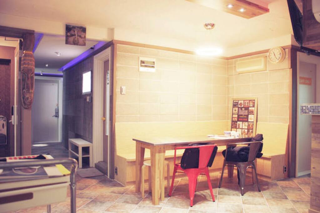 USB HOUSE lobby2