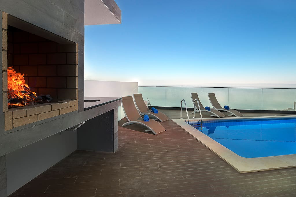 Swimming Pool / Sea View / Barbecue
