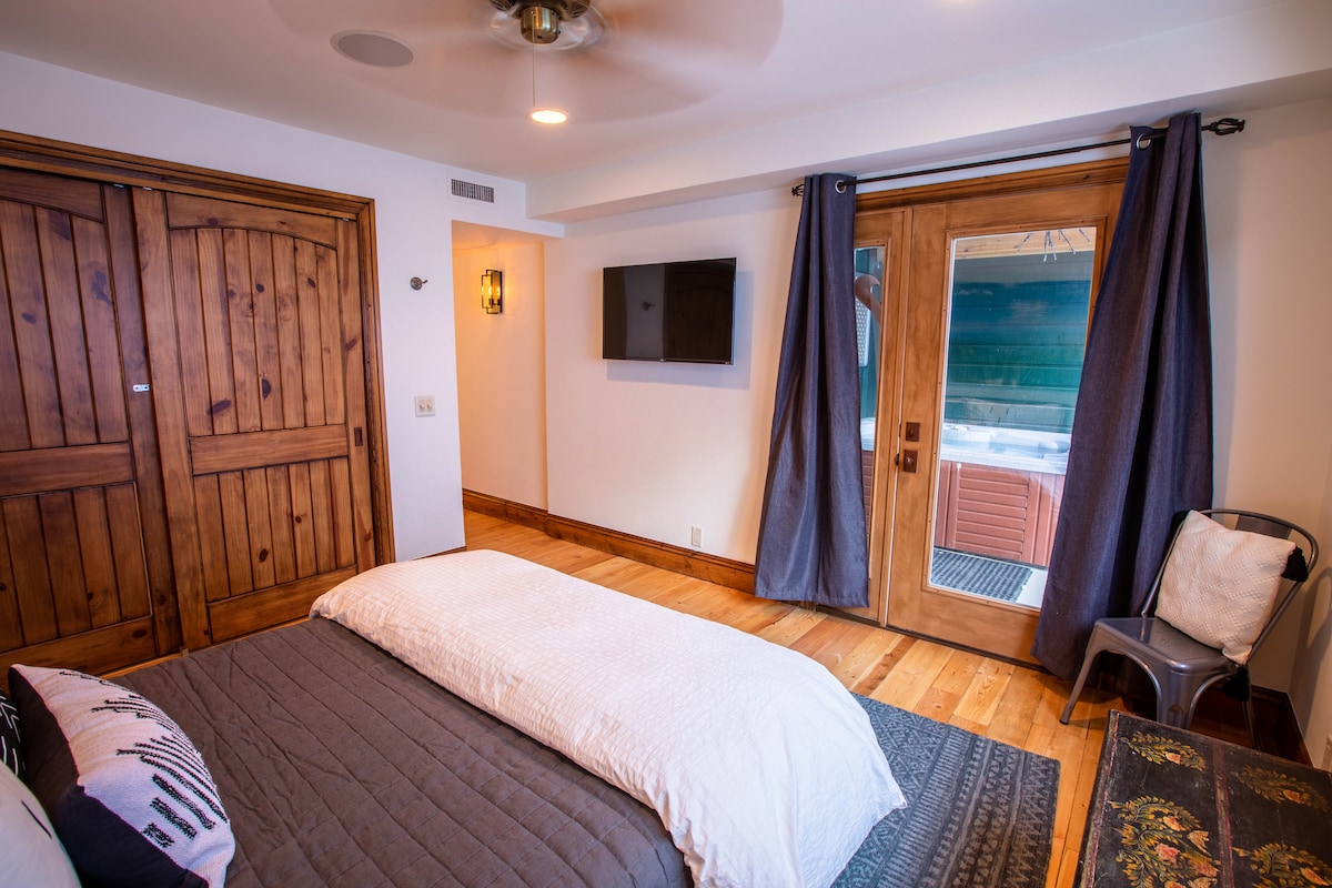 Prime location- remodeled