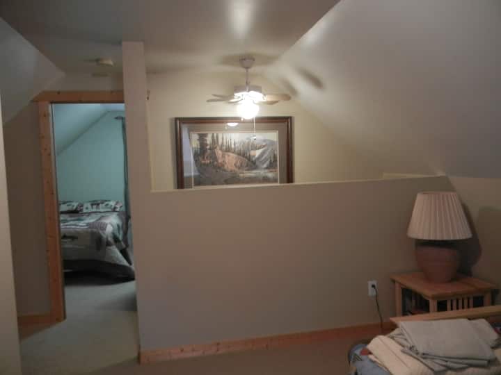 Loft terület félfürdővel és  dupla futonnal 