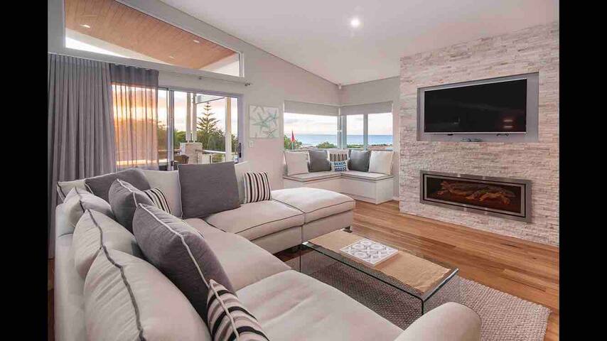 Busselton Beach House gallery image 2