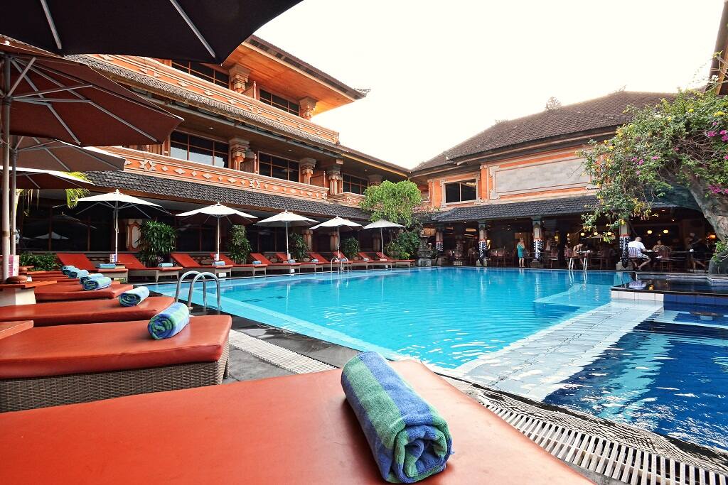 Cozy swimming pool