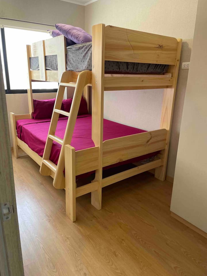 Chumba 2 za ghorofa ya chini, chumba kimoja na nusu cha ghorofa ya juu 