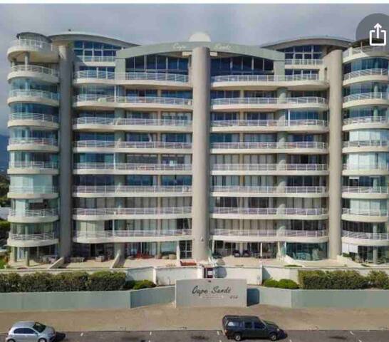 Luxurious apartment at the beach & winelands gallery image 4