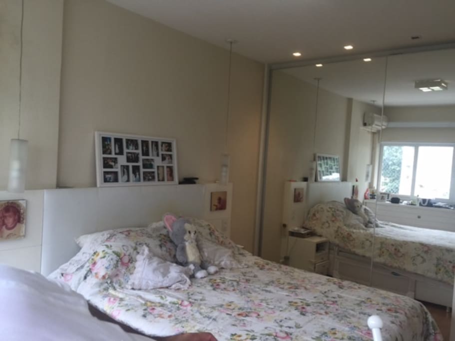 Quarto Casal/ Couple Room
Vista para o Cristo/ Christ View