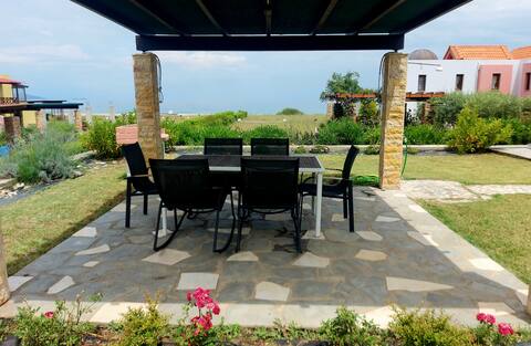 Christina's beach house (Gavriadia Ierissos)