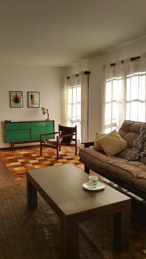 Top Airbnb: A bright apartment renovated in Parque Rodó en Municipio B