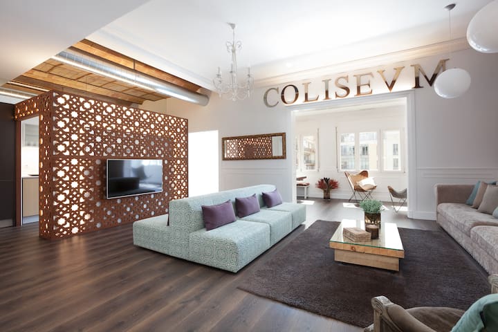 Grandeluxe Apartment by Coliseum EnjoyBCN Apts