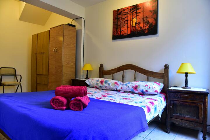 Excellent location on downtown with WIFI