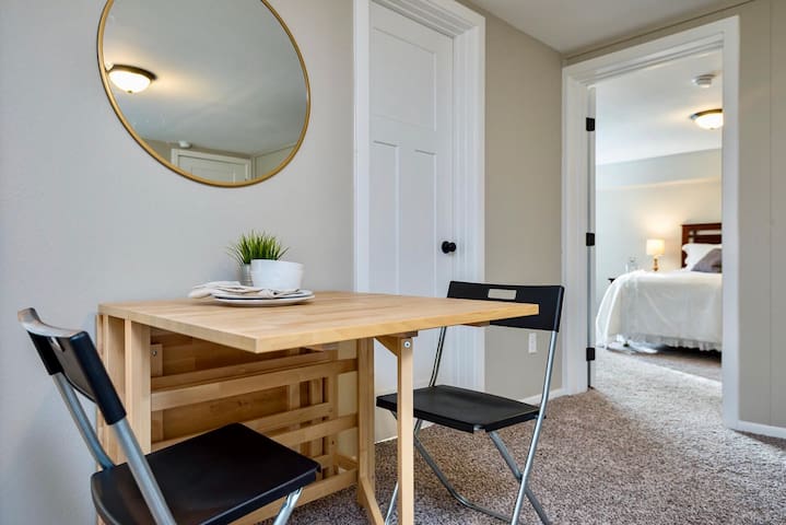 Private Modern Apartment close to PDX