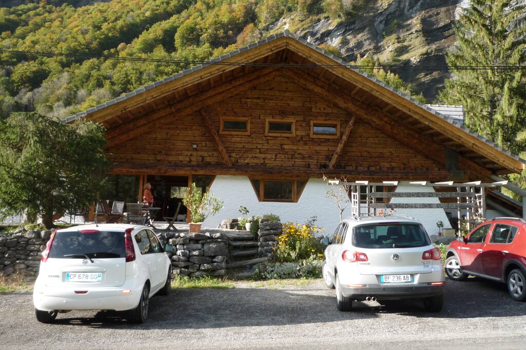 Le parking devant le gîte