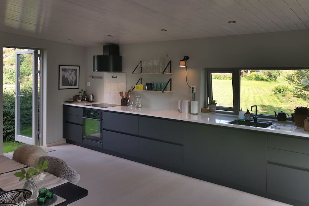 Nice kitchen, with everything you need.