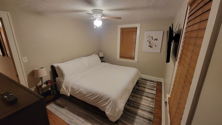 Спалня с двойно легло king size 