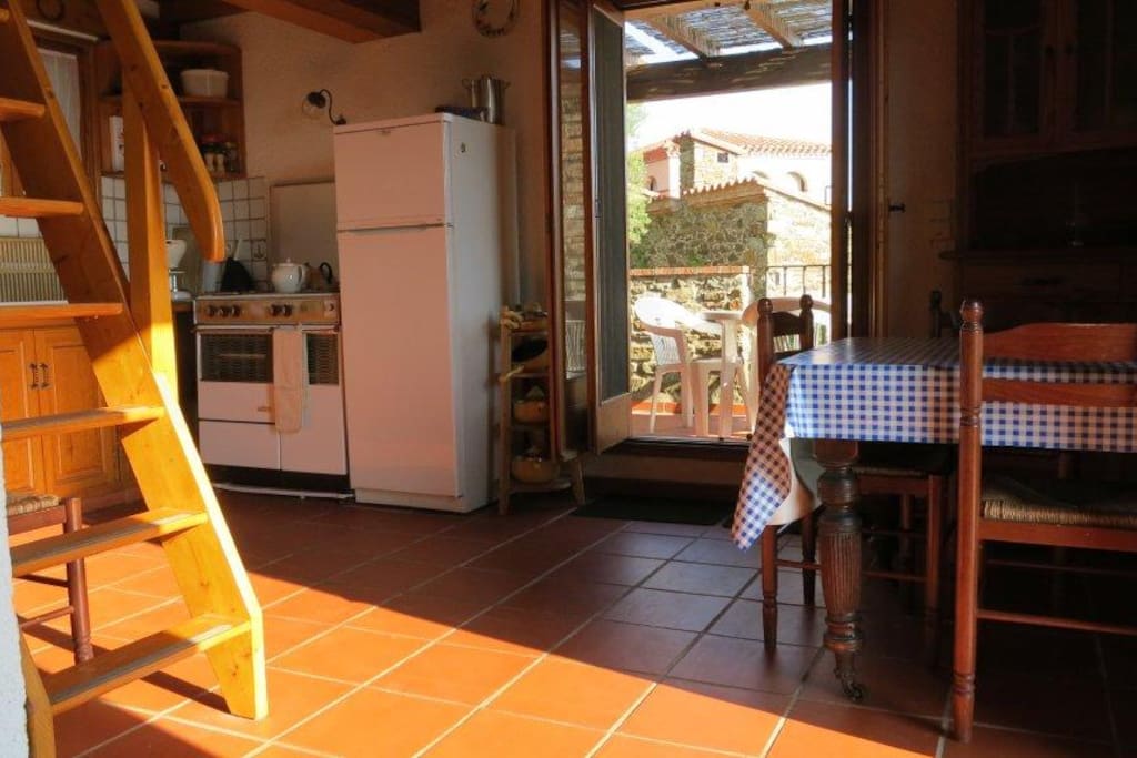 Dining & kitchen