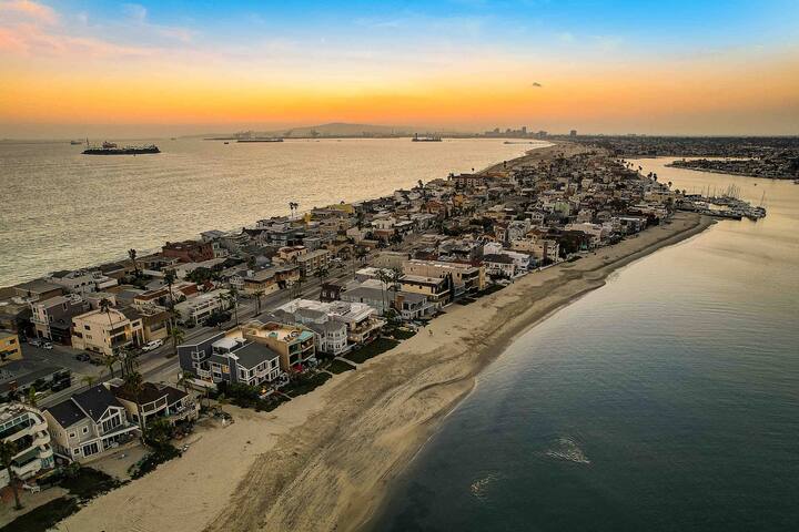 On the SAND peninsula home with hot tub & fire pit gallery image 3