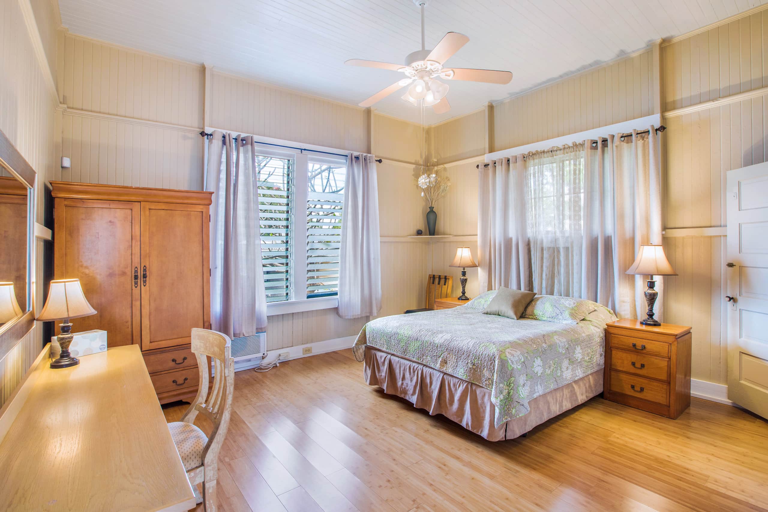 Renovated Plantation Home; Walk into Wailuku Town! - Image 17