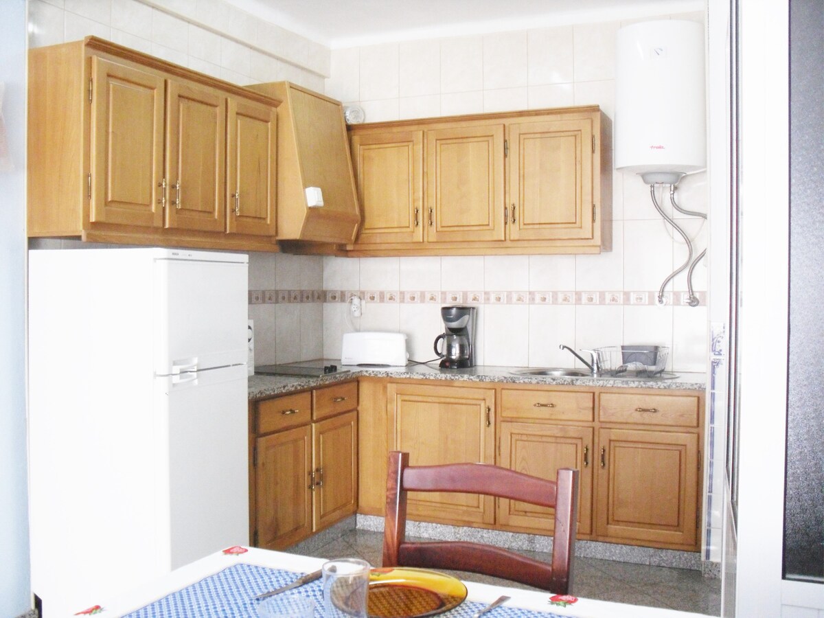 Studio (1) center air conditioning wifi garage