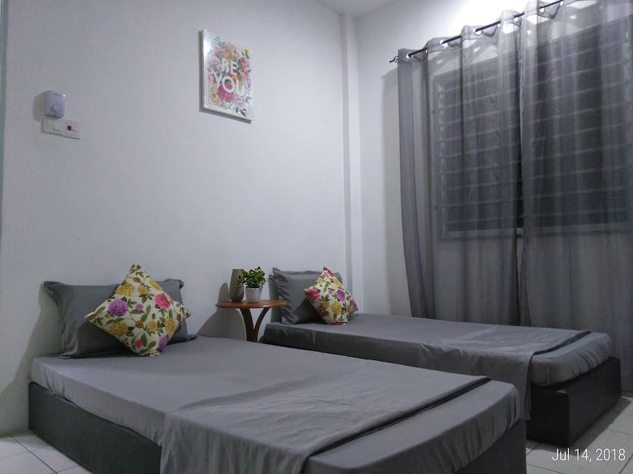 Double Singlebed Room (Fan)